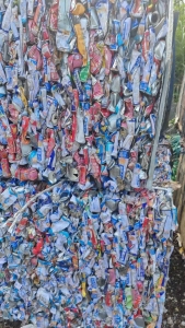 出售铁罐压块，红牛罐，六个核桃罐