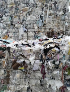 出售拼多多挑选尾料，塑料尾料，炼油用，月供300吨