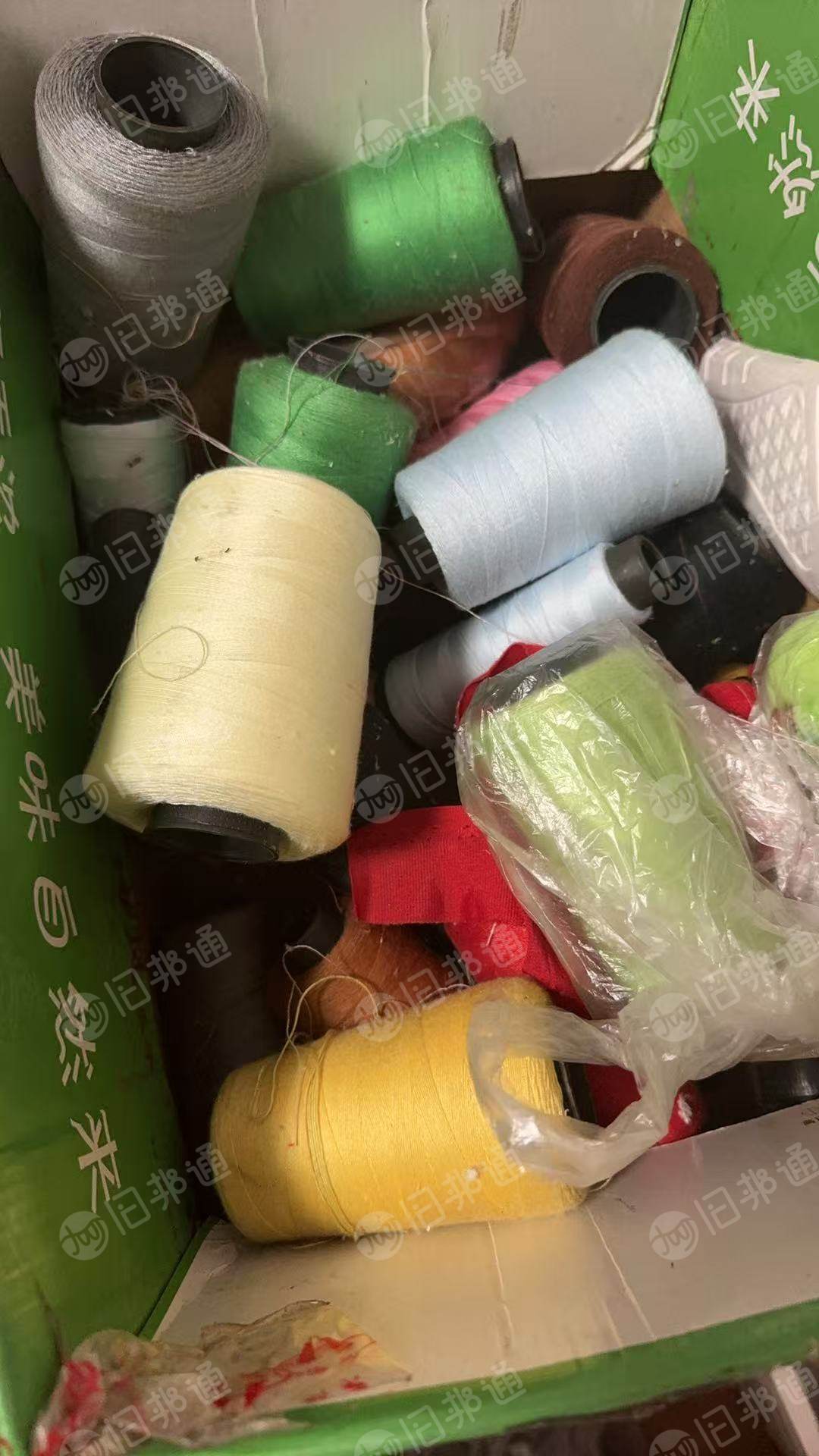 出售一批缝纫线，现货有几千个，什么颜色的都有，厂在江苏南京