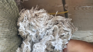 长期出售手套厂下来的涤纶布边纱,涤纶废布边,现货十几吨,货在河北邯郸