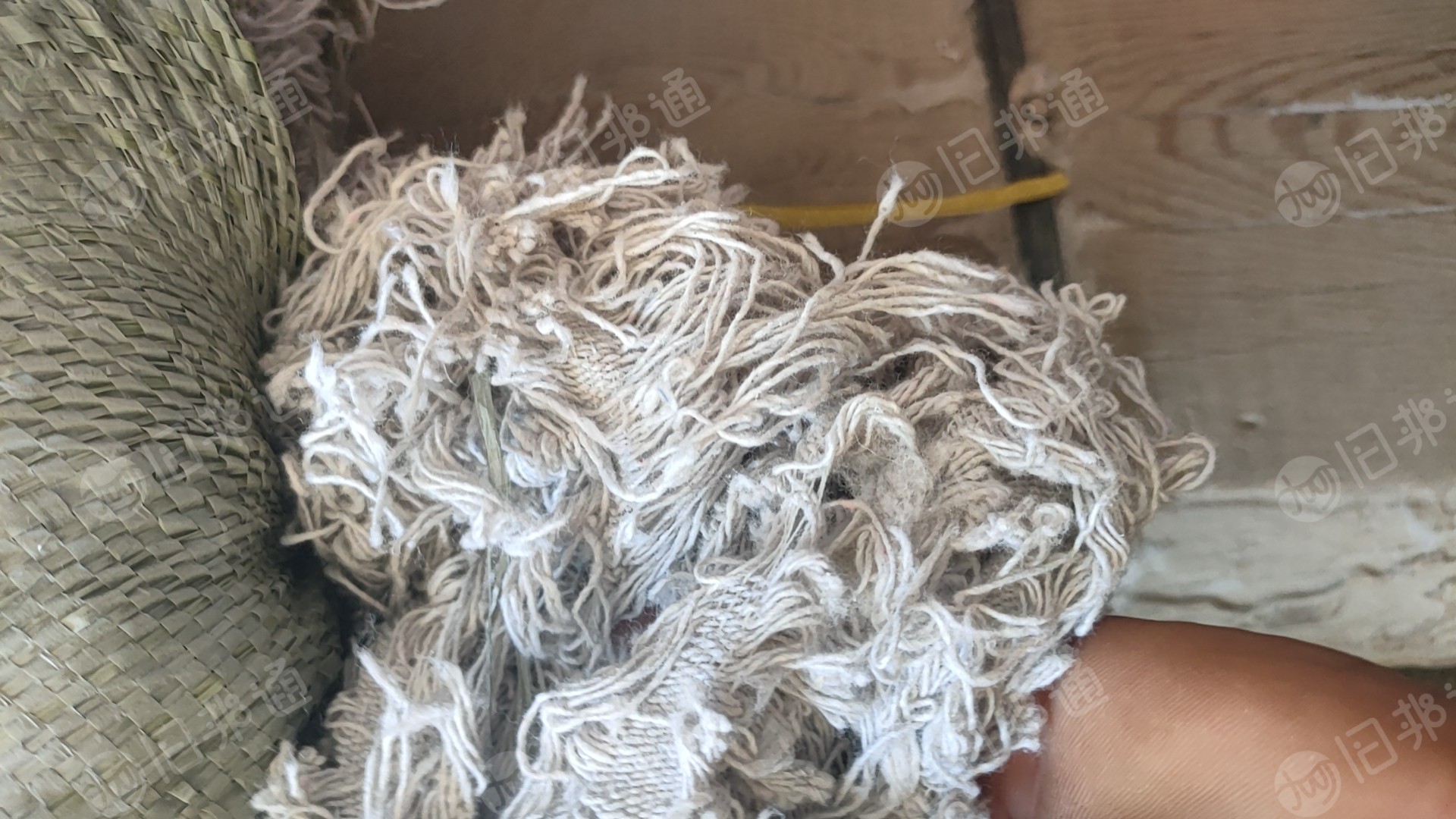 长期出售手套厂下来的涤纶布边纱，涤纶废布边，现货十几吨，货在河北邯郸