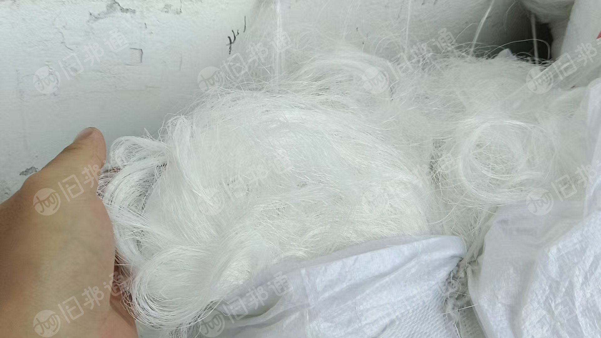 长期出售涤纶弹丝,涤纶浆丝,氨纶废丝,废棉纱,厂在江苏苏州