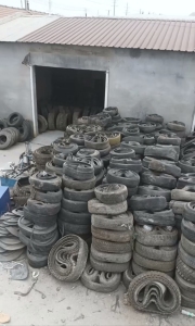 出售分割好的小钢丝胎废料