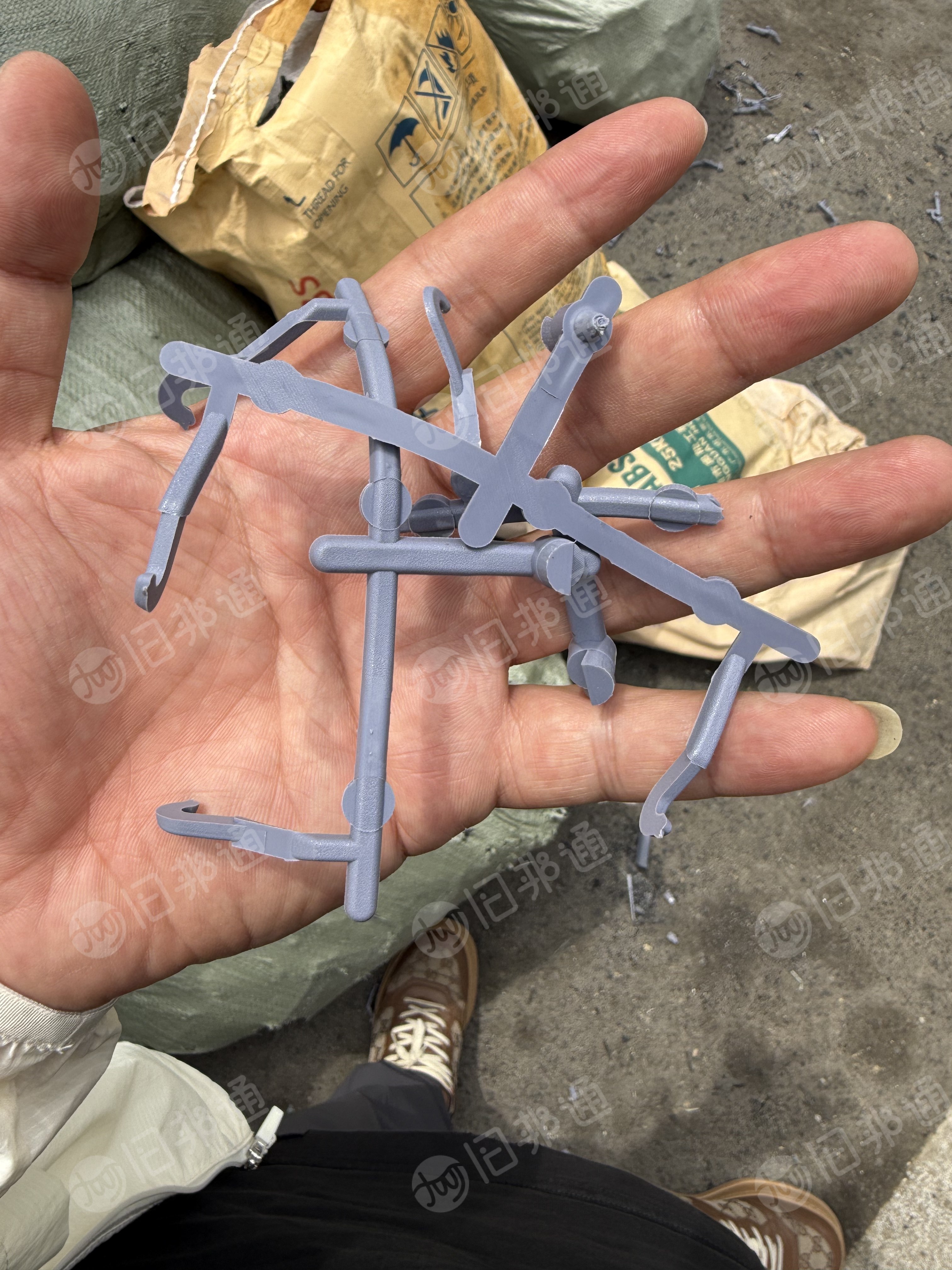 出售合金毛料，水口料，键盘料，现货30吨