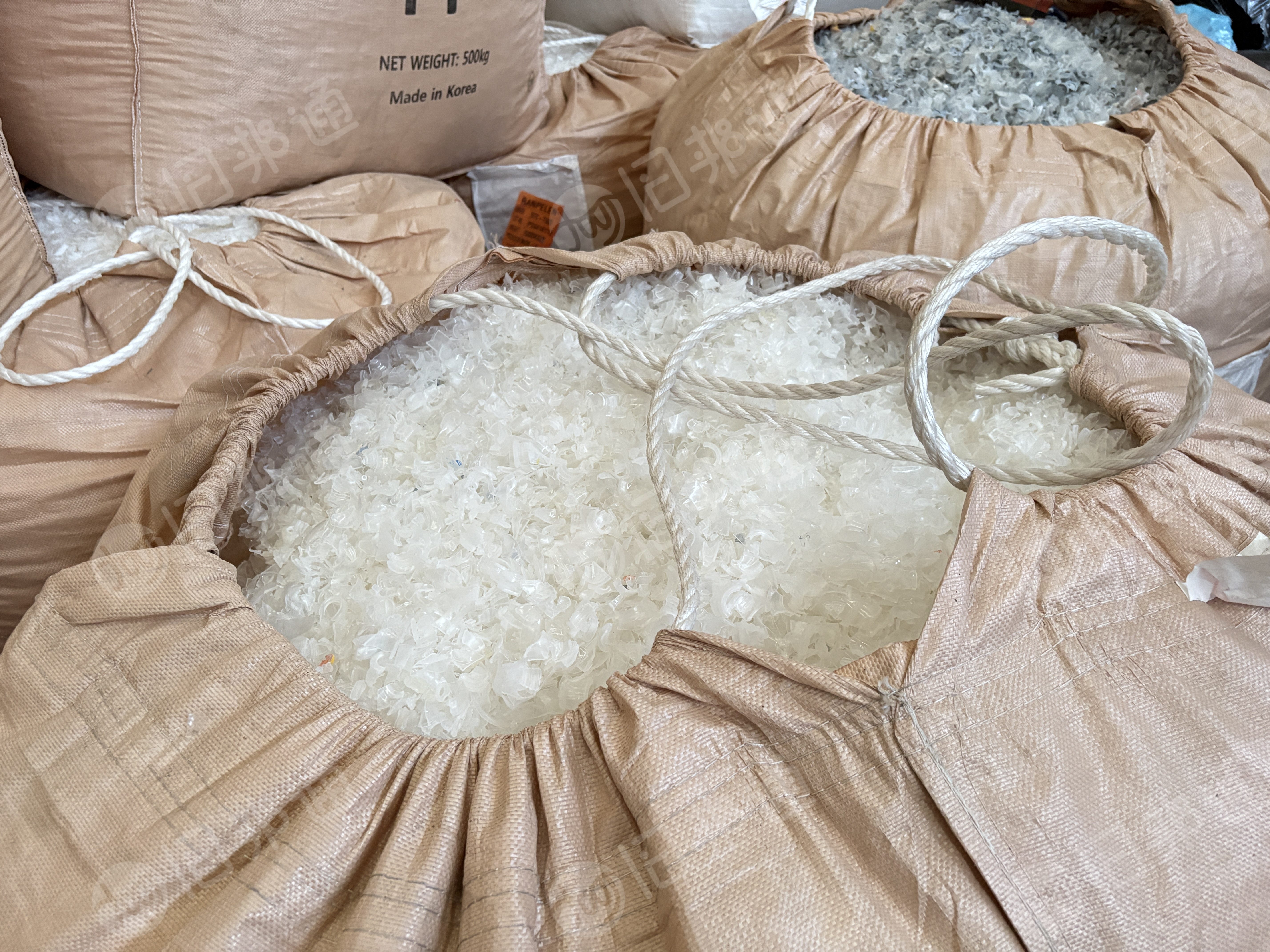 出售输液瓶破碎料,清洗甩干过,色选