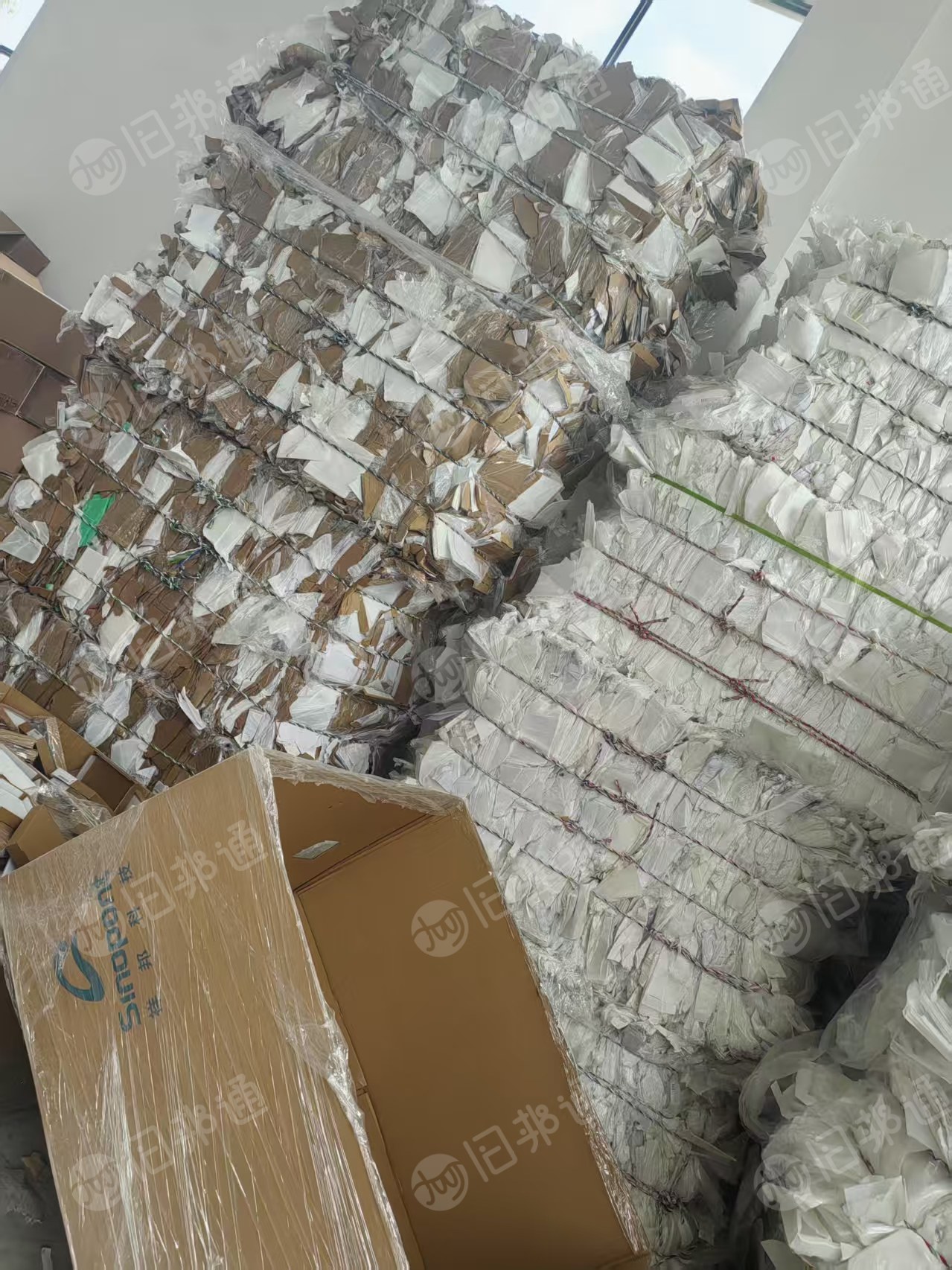 出售pp中空板废料,混压膜和纸壳,现货10吨左右