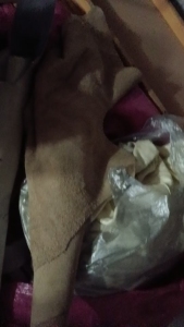 厂家长期出售沙发下脚料。真牛皮材质, 厂在广东佛山