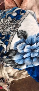 出售涤纶氨纶毛毯料，涤纶废布，氨纶废布，可造粒，可开花，现货20吨左右