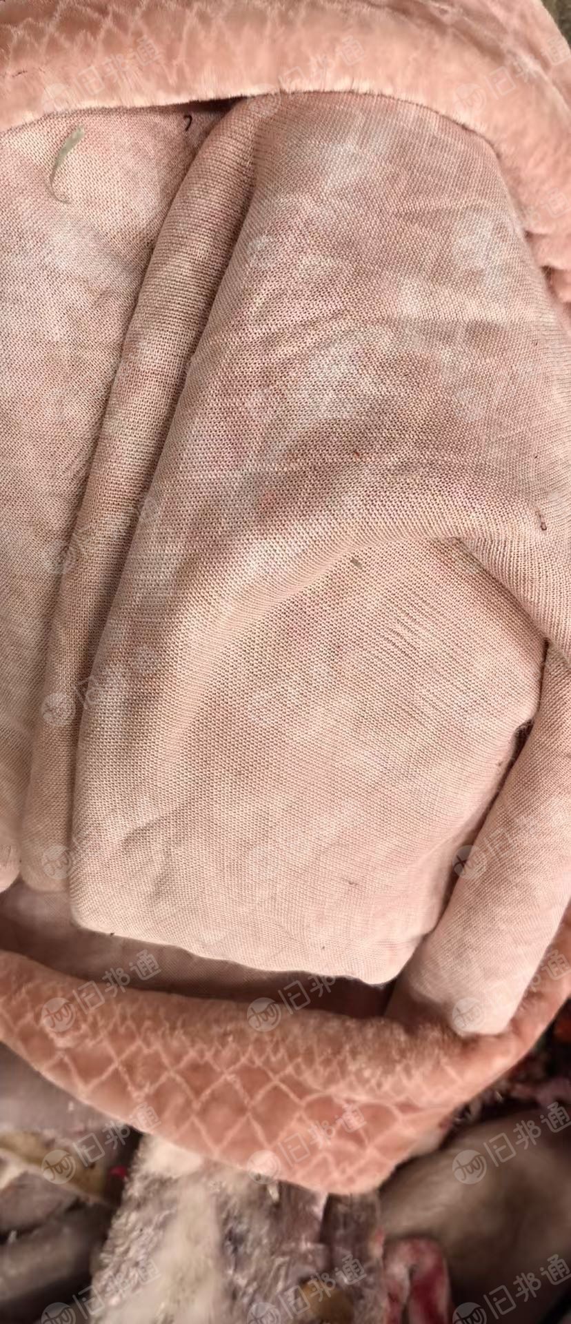 出售涤纶氨纶毛毯料，涤纶废布，氨纶废布，可造粒，可开花，现货20吨左右