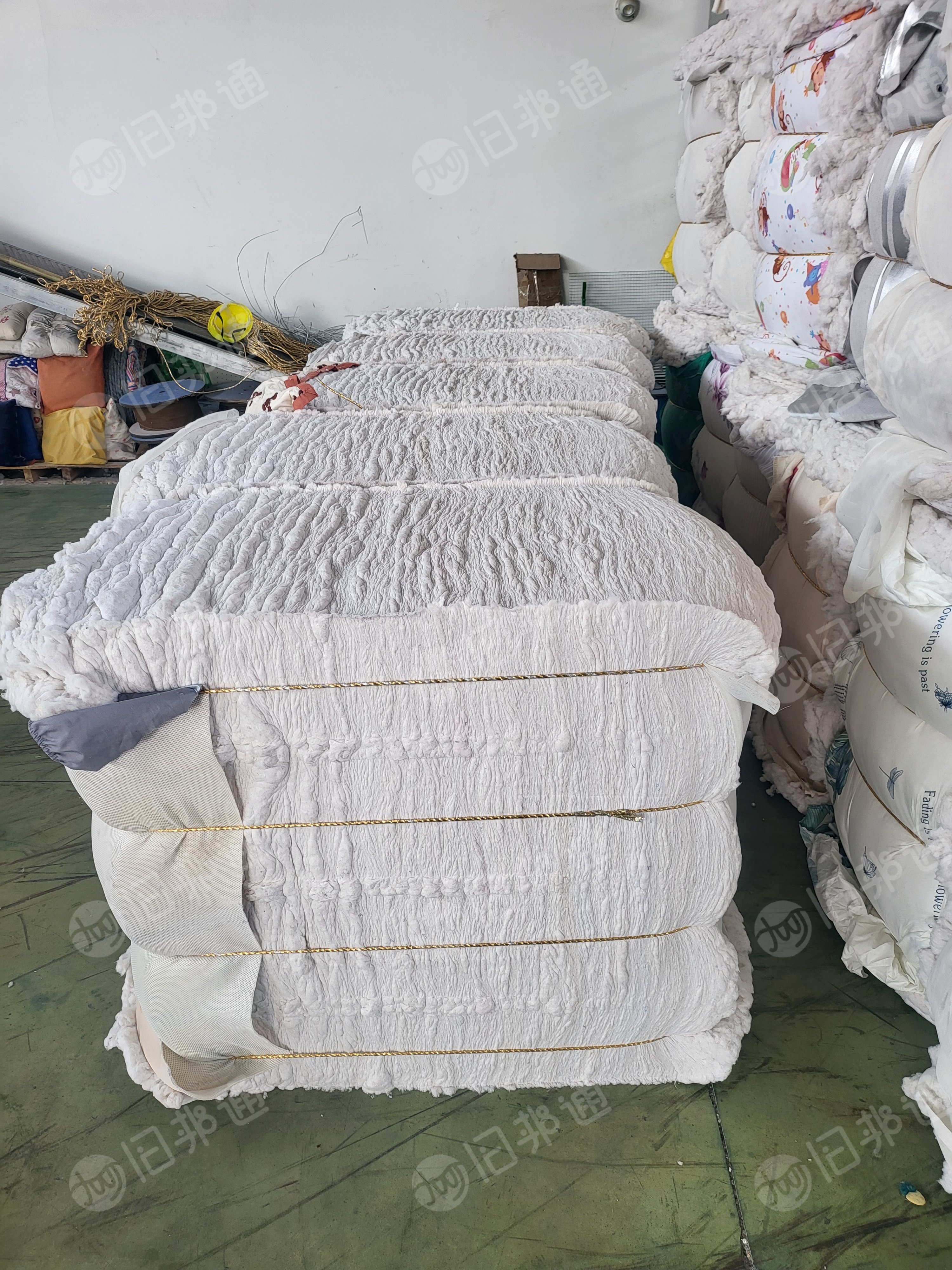 长期出售旧衣服大白开花棉，现货14吨，两个厂一起开，货在河南郑州
