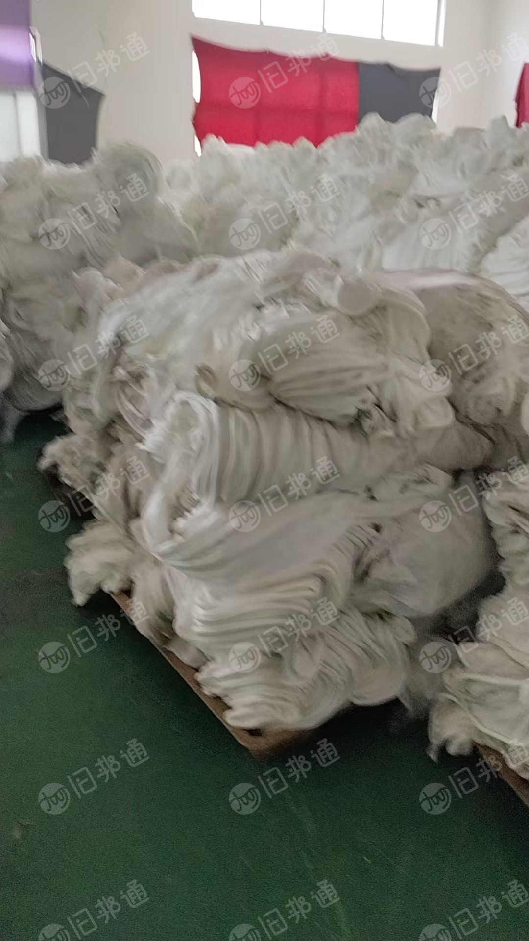 出售磨毛厂出来的白色涤氨库存布,牛奶丝,磨毛布,货在浙江绍兴