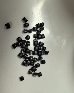 出售黑色PE颗粒,溶脂0.3,可做管道,月供两三百吨