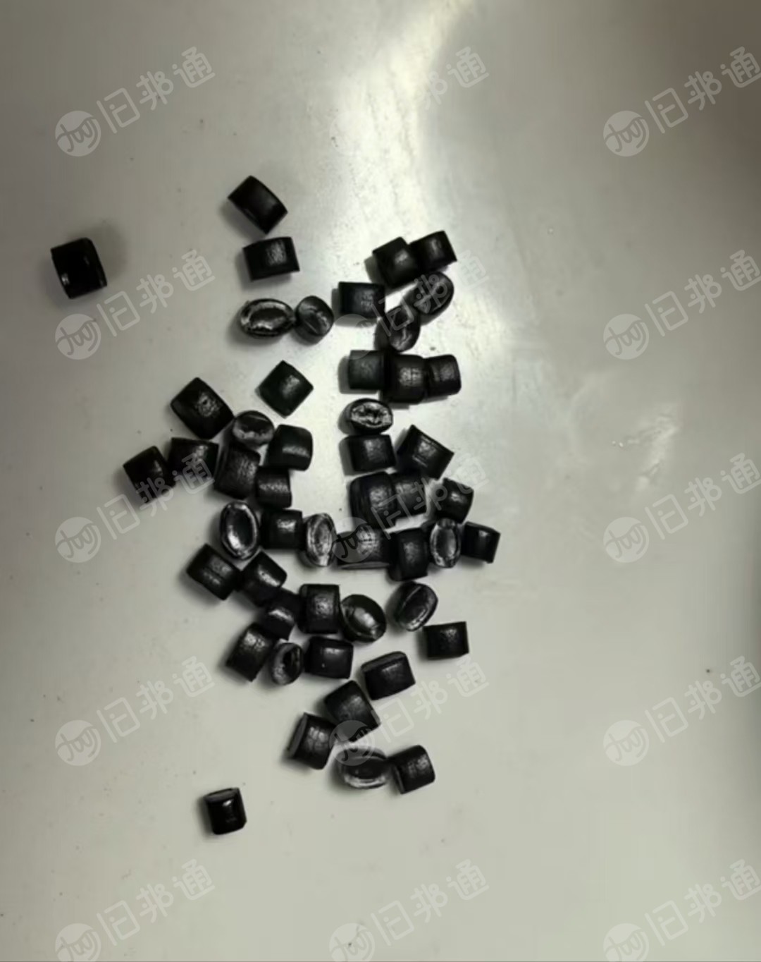 出售黑色PE颗粒，溶脂0.3，可做管道，月供两三百吨