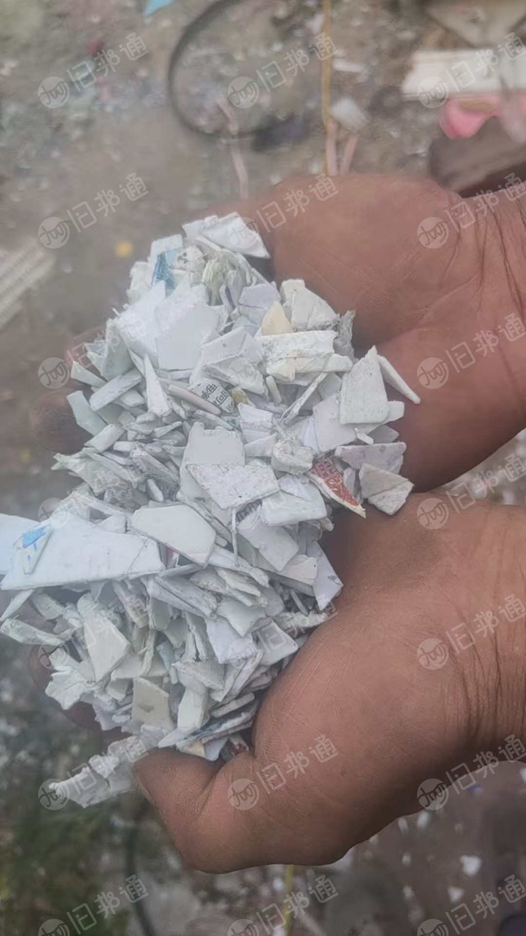 出售带字涂料桶破碎料,现货30多吨