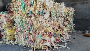 长期出售沙发厂下来的海绵，家居海绵，海绵边角料，现货一二十吨