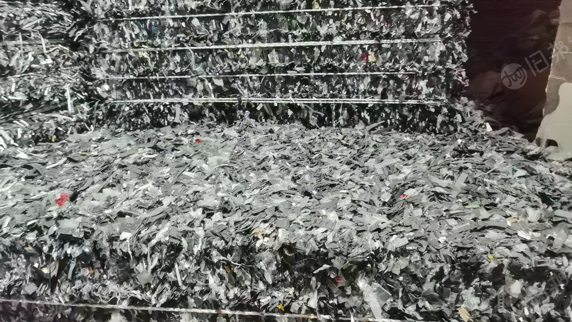 出售电子载带废料，电子纸条里面挑出来，现货几十吨