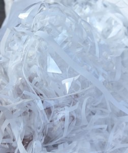 出售PET复合PVC膜废料，可分离无胶，玻璃膜边角料，长期有货