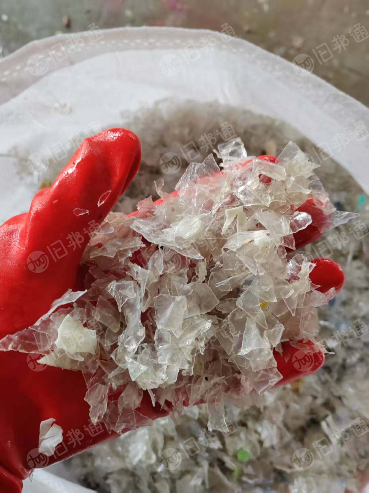 长期出售PET矿泉水瓶水洗破碎料