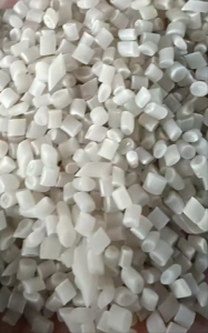 出售PP光伏板颗粒，PP空心板颗粒