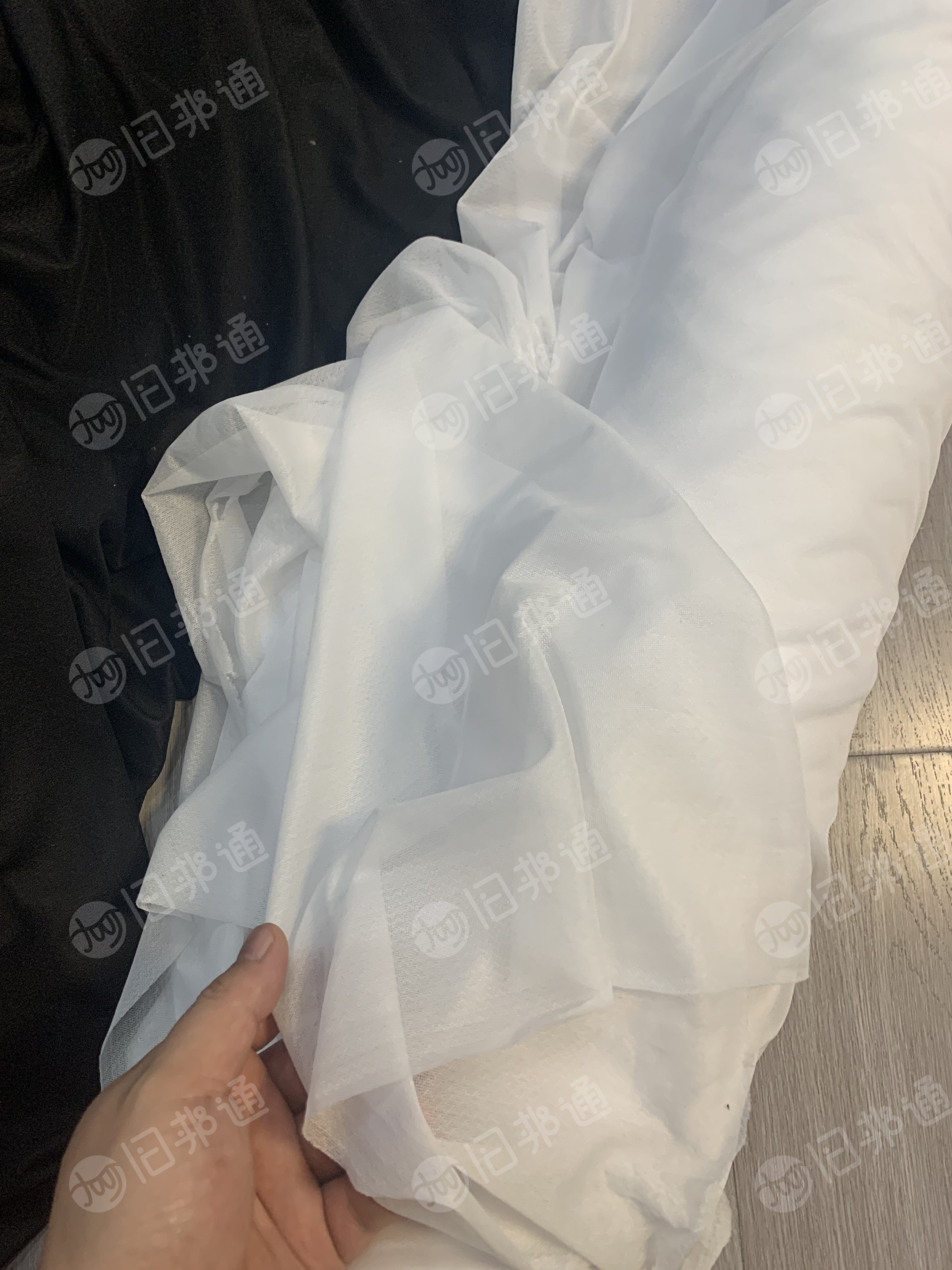 出售一批纬编四面弹衬布漂白色库存布,门幅150,50万米,50D