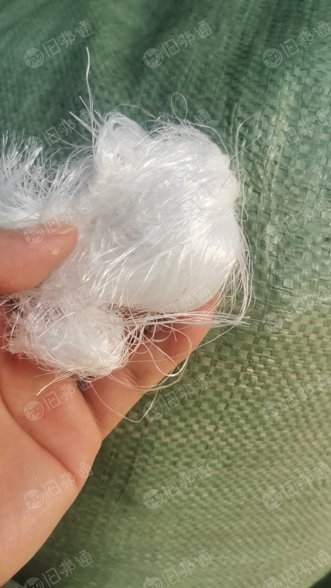 长期大量出售涤纶废丝，涤纶加捻丝，含水量百分之四十到四十五左右，月供200吨左右
