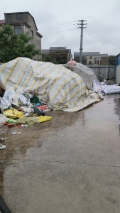 长期出售旧衣服黑料，下脚料，燃烧料，月供6.8米一车，货在江苏淮安