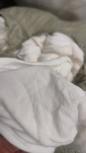 长期大量出售白色开花料，有涤棉，涤氨混色在一起，货在浙江金华