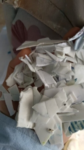 出售涂料桶破碎料