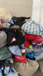 长期出售旧衣服黑料，旧衣服燃烧料，黑料，月供20吨左右