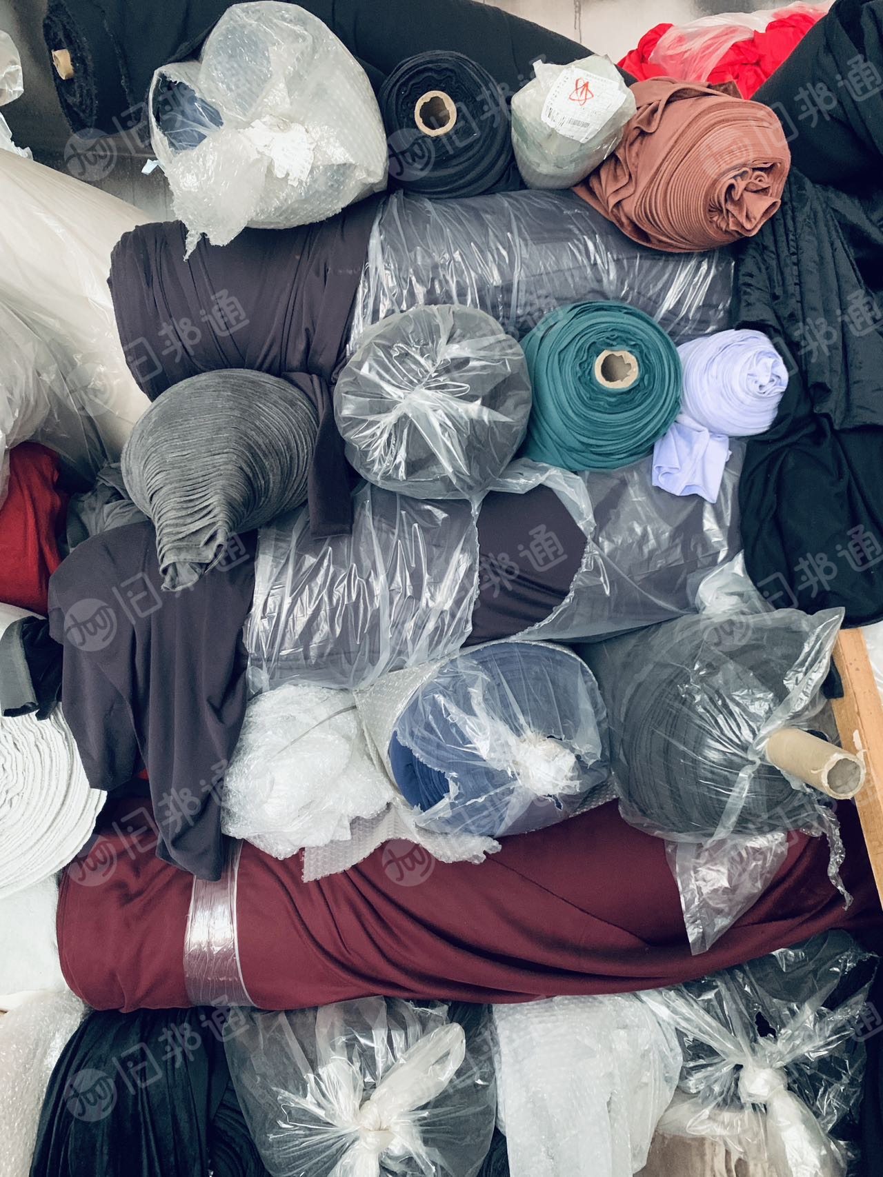 出售针织面料:平布,针孔,摇料绒,珊瑚绒,粗针拉绒,罗纹,网眼,丝光棉,丝光布,超柔,粗针提花等等