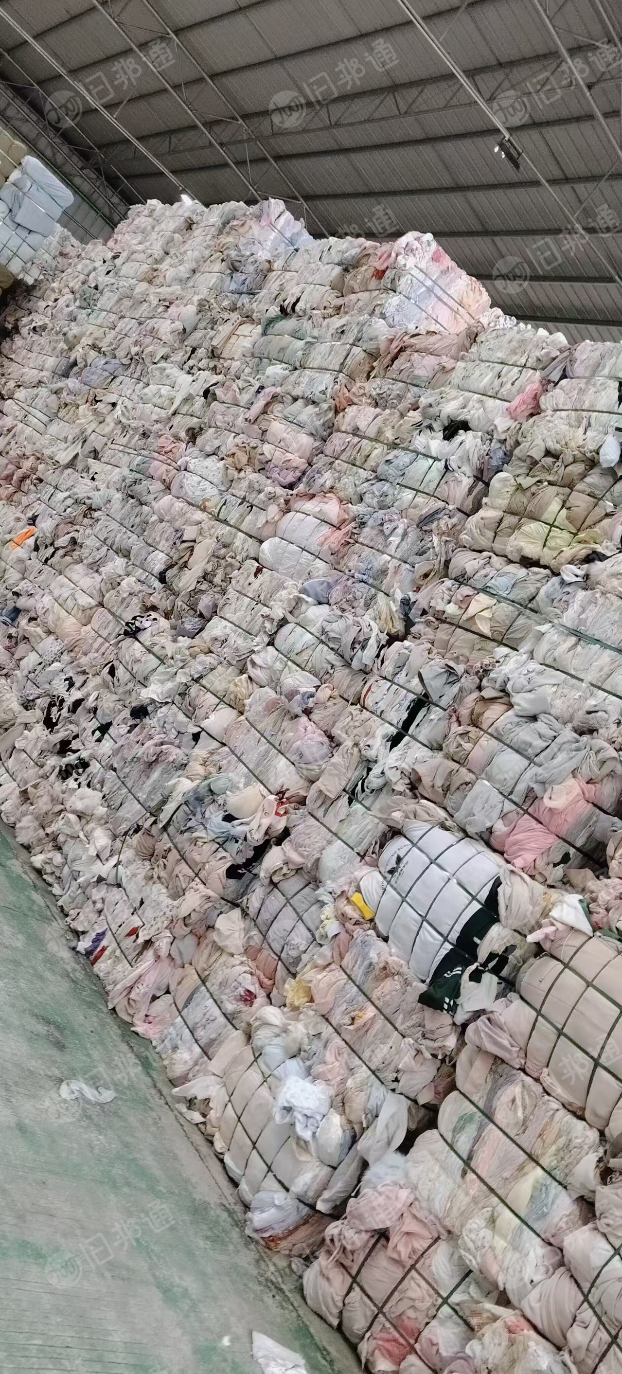 长期出售旧衣服大白，二白，擦机布，大白每个月300吨+，二白，擦机布也有非常多，货在广东清远