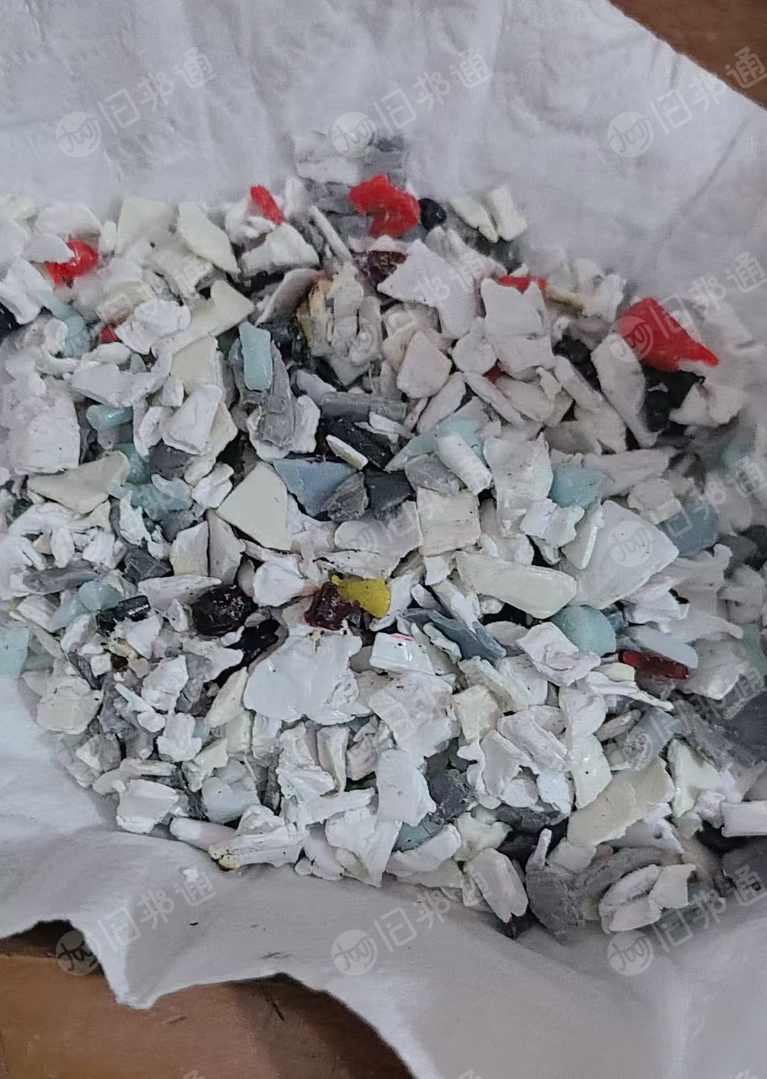 出售PC面板破碎料，现货20吨
