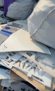 长期出售pvc广告板废料