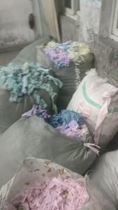 长期出售涤纶玩具料，涤纶废布，窗帘布，绒布，月供100多吨，湖南益阳和江苏淮安都有厂