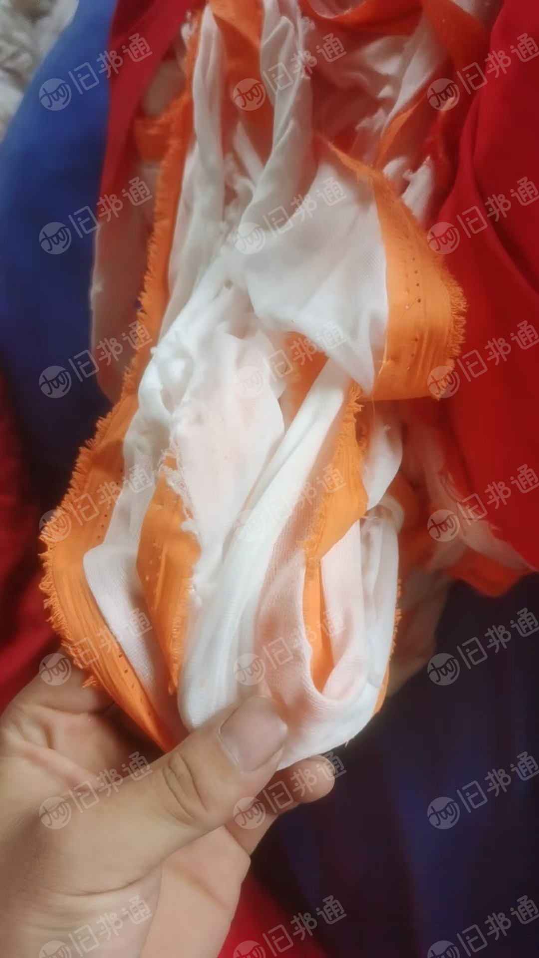 长期出售复合厂切下来的带浆的涤纶废布，涤纶布条，纱布，打绳料