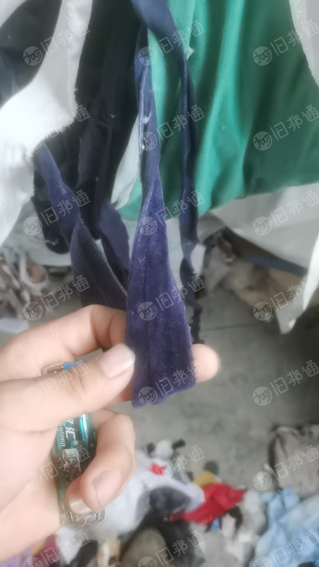 长期出售涤棉，涤纶，带膜，三合一的废布条，可以打绳用，现货有20吨，货在浙江绍兴
