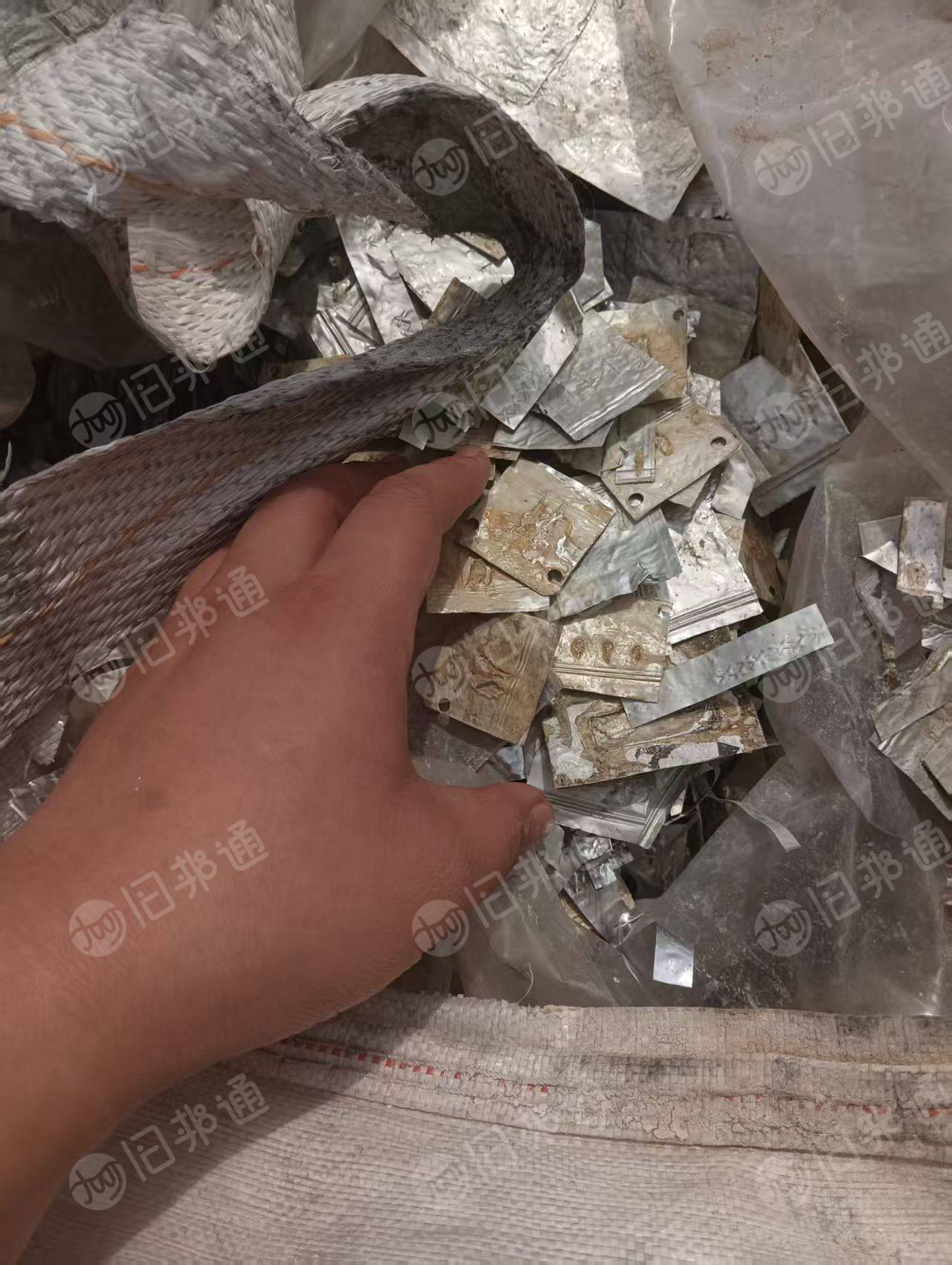 出售电池铝箔，电池铝塑膜废料，含铝50左右