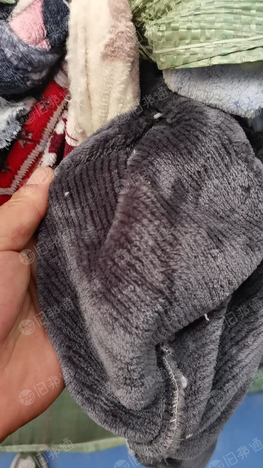 出售双面法兰绒处理布,法兰绒布,法兰绒零头布,门幅1.8,克重230左右,现货有5吨左右