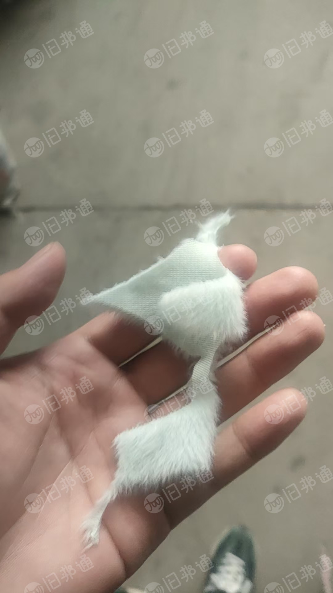 长期出售毛绒玩具下脚料，颜色混在一起 95%浅色 5%老色。每个月有10多吨，厂在江苏淮安