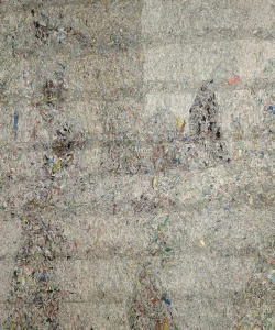 出售PP打包带破碎料，里面含编织袋破碎料，飘沉一体，沉底占比一两成，现货一百多吨