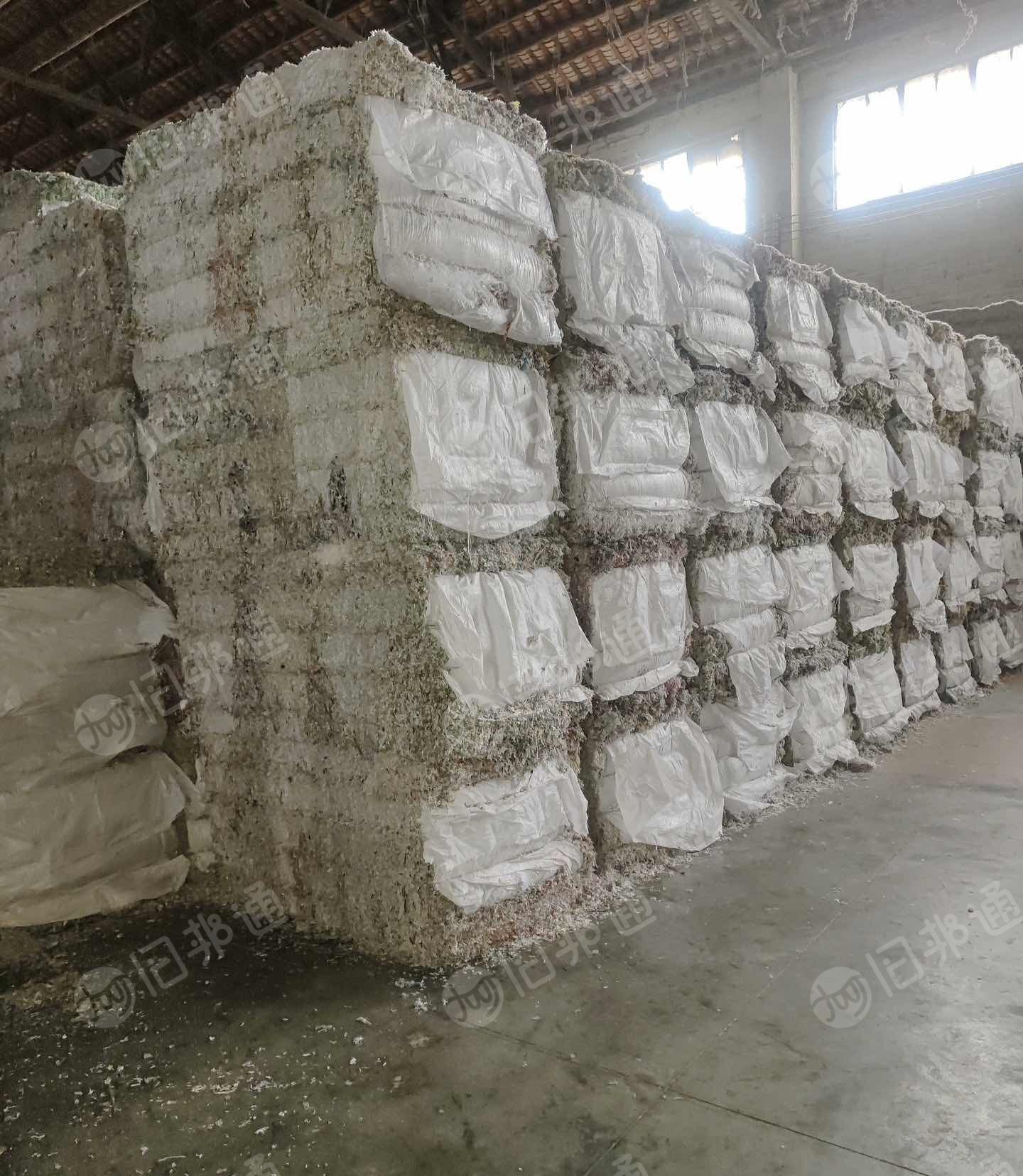 出售PP打包带破碎料，里面含编织袋破碎料，飘沉一体，沉底占比一两成，现货一百多吨
