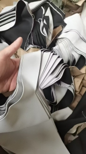 长期出售涤纶废布，一面锦纶废布，中间热印不带浆跟胶，月供五六十吨