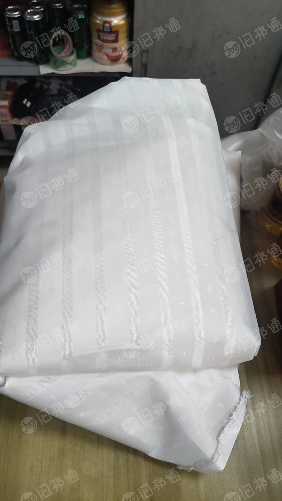 长期大量出售梭织布，四面弹，服装面料，有二等品，三等品，货在江苏苏州