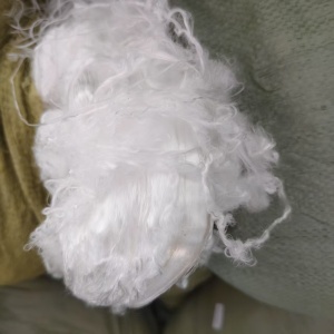 长期出售丙纶废丝，现货6-7吨，厂在浙江台州