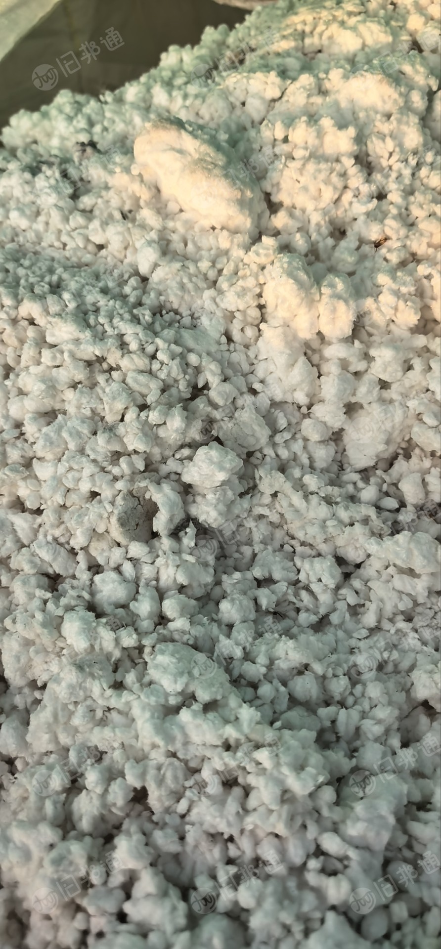 长期出售染厂含水的涤纶磨毛料，毛毛料，可以做油漆，含水60左右