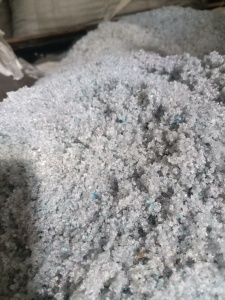回收PC粉沫料,含有一点高压膜,或者亚克力都没事,月需300吨