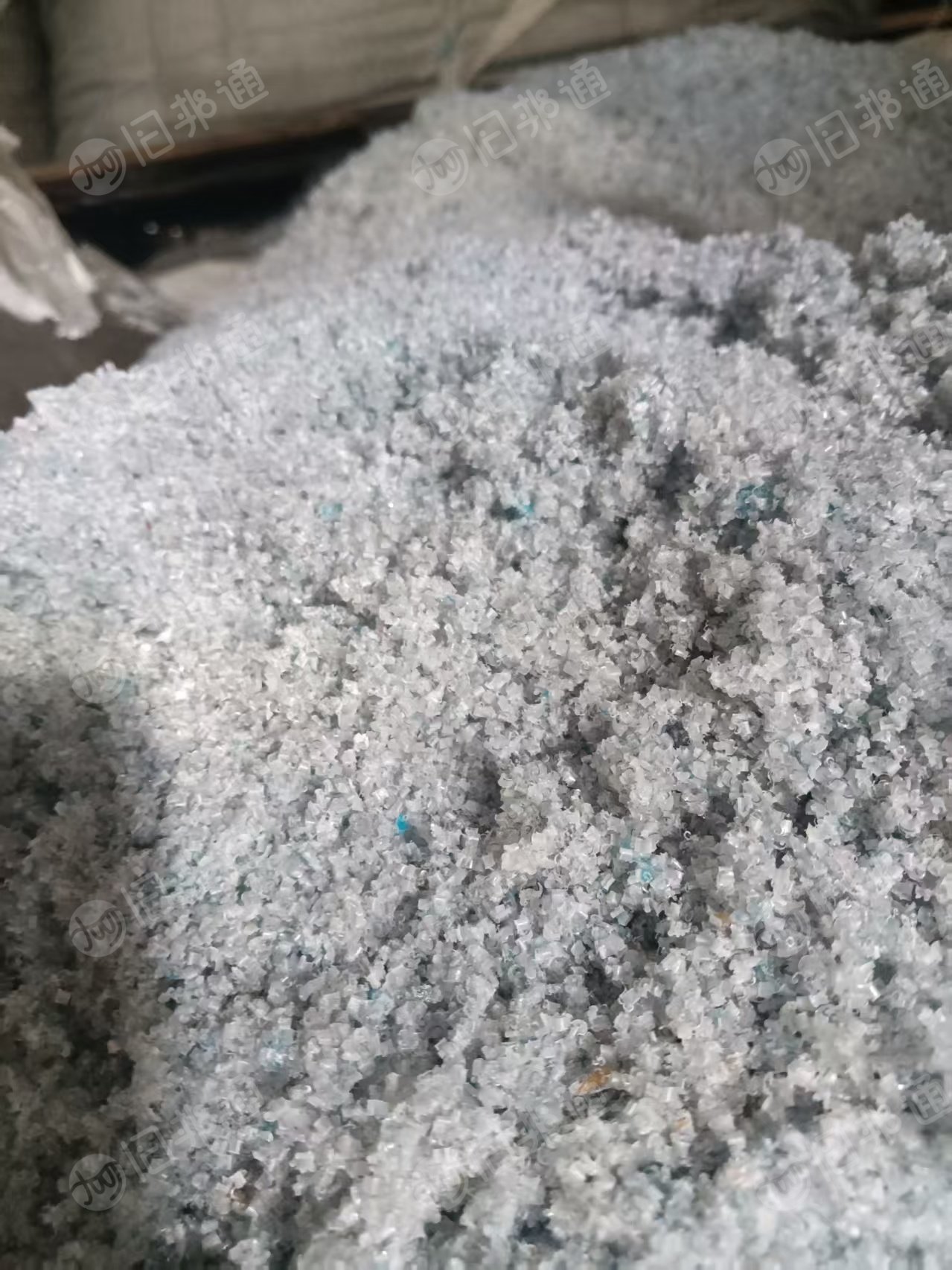 回收PC粉沫料，含有一点高压膜，或者亚克力都没事，月需300吨