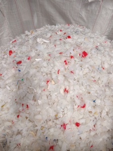 长期出售大白乙破碎料，月供150吨