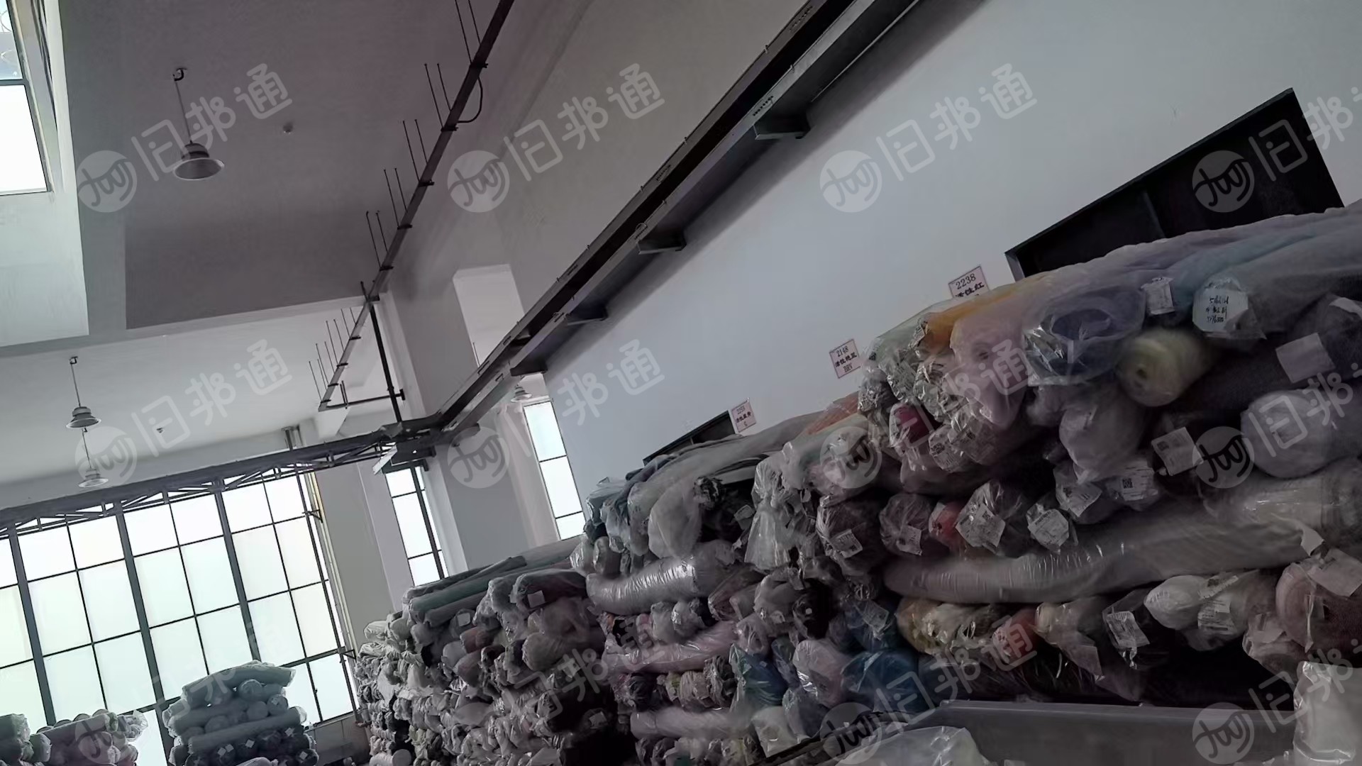 现货处理一批库存布，空气层弹力布汗布鱼鳞布绒布等都有，现货200吨，统货出，货在福建泉州