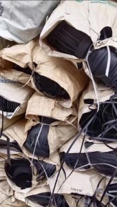 长期出售新能源厂下来的阻燃pc片材废料